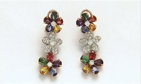 ORECCHINI COPPIA DI ORECCHINI PENDENTI. In oro rosa e bianco 18 kt perno e...