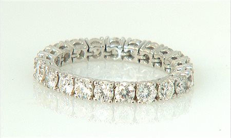 ANELLO ANELLO ETERNEL. In oro bianco 18 kt a maglia morbida, interamente...