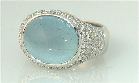 ANELLO ANELLO. In oro bianco 18 kt centrato alla sommità da acquamarina...