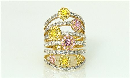 ANELLO ANELLO. In oro giallo e bianco 18 kt con diamanti taglio brillante per...