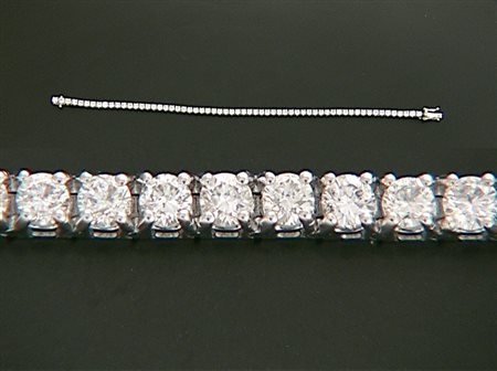 BRACCIALE BRACCIALE TENNIS. In oro bianco 18 kt interamente percorso da...