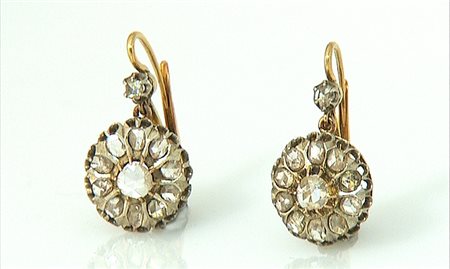 ORECCHINI COPPIA DI ORECCHINI INIZIO XX SECOLO. In oro giallo 18 kt ed...