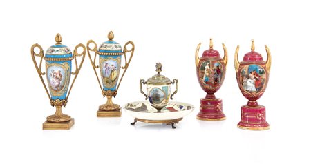 OGGETTISTICA VARIA DUE COPPIE DI VASI E UN CALAMAIO IN PORCELLANA CON...