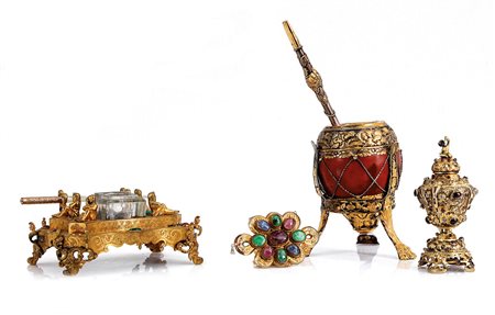 OGGETTISTICA VARIA LOTTO DI OGGETTI IN METALLO DORATO CON APPLICAZIONI,...