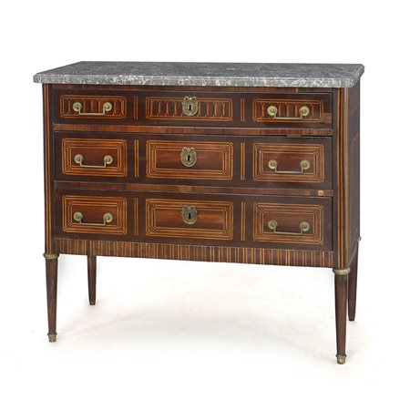 MOBILE DEL XVIII SECOLO CASSETTONE INTARSIATO IN LEGNI VARI, XIX SECOLO, a...