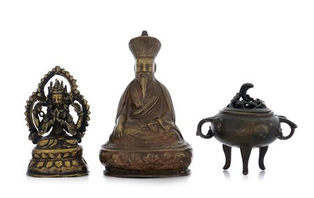 ARTE ORIENTALE TRE SCULTURE IN BRONZO, NEPAL E GIAPPONE, INIZIO XX SECOLO,...