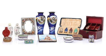 ARTE ORIENTALE LOTTO DI DIVERSI OGGETTI, ARTE ORIENTALE, XIX-XX SECOLO,...