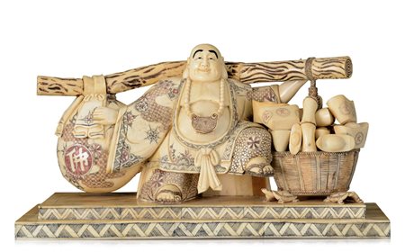 AVORIO FIGURA DI CONTADINO CON CESTE IN OSSO, CINA, XX SECOLO.Dim. cm 46x17,5...