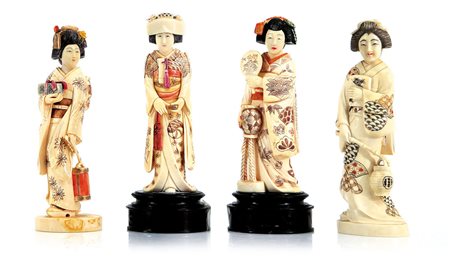 AVORIO QUATTRO SCULTURE IN AVORIO, CINA, XX SECOLO, raffiguranti geishe in...