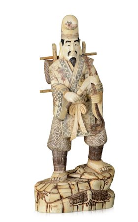 AVORIO FIGURA DI BOSCAIOLO IN OSSO, CINA, XX SECOLO; rincolli e mancanza.Alt....