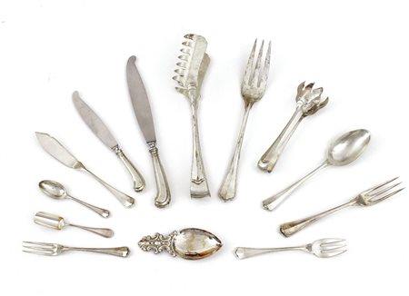 ARGENTI RECENTI PARTE DI SERVIZIO IN ARGENTO, XX SECOLO, composto da otto...