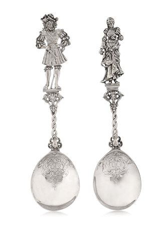 ARGENTI D'EPOCA DUE CUCCHIAI IN ARGENTO, XIX SECOLO, manici con impugnature a...