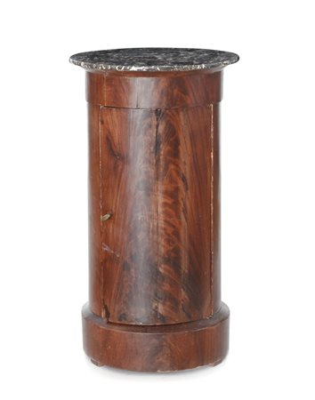 MOBILE DEL XIX SECOLO TAVOLINO A COLONNA IN STILE IMPERO, XIX SECOLO, ad...