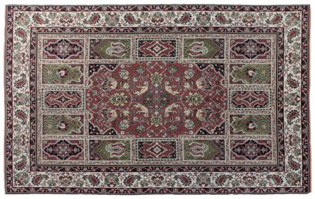 CUENCA SpagnaDi antica manifattura. 1920 ca.Cm. 303x192, mq. 5,82.