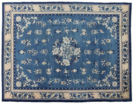 PEKINO Cina nord orientaleDi antica manifattura. 1910 ca.Cm. 358x280, mq. 10,02.