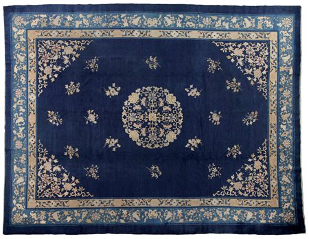 PEKINO Cina nord orientaleDi antica manifattura. Inizio '900.Cm. 351x277, mq....