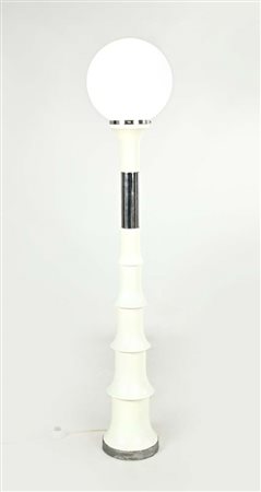 () Lampada da terra mod. Bamboo Struttura in metallo e materiale plastico...