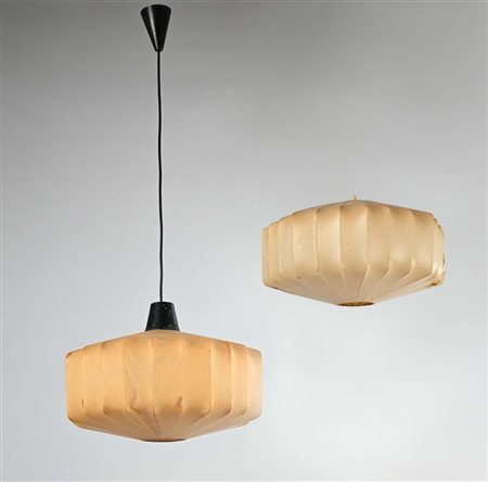 () Coppia di lampade in Cocoon Struttura in metallo e rivestimento in cocoon...