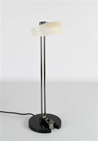 Perry King & Santiago Miranda () Lampada da tavolo modello Fritz per Arteluce...