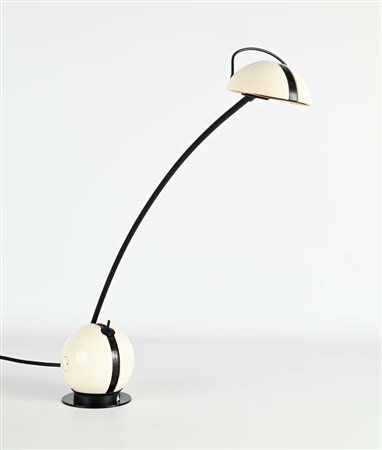 () Lampada da tavolo modello Alina prod. Valenti (Cusago, Milano) Struttura...