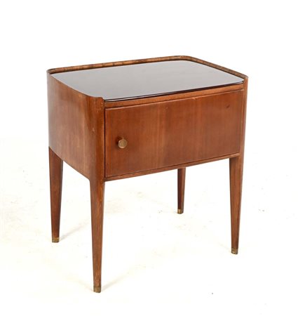 () Comodino ad un cassetto Struttura in legno con piedini in ottone e piano...