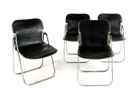 () Lotto di 4 sedie in metallo cromato e cuoio nero cm 82x55x47