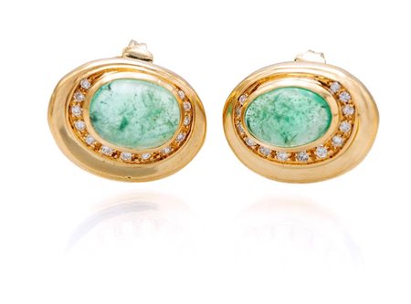 Coppia di orecchini in oro, smeraldi e brillanti Oro giallo 750/000. Smeraldi...