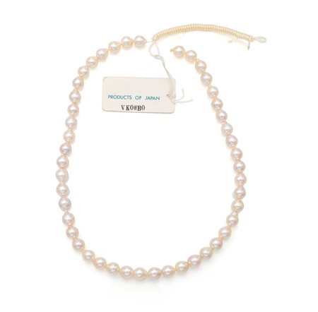 Filo di perle in professione Perle giapponesi da coltivazione in acqua marina...