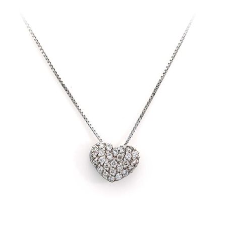 Pendente a cuore in oro e brillanti Oro bianco 750/000. Peso complessivo gr. 2