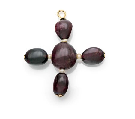 Croce antica in granati, oro e perle naturali Oro giallo 750/000. cm 7,5 x 5,5