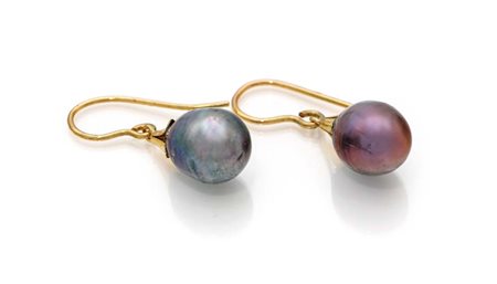 Coppia di orecchini pendenti in oro e perle Tahiti Oro giallo 750/000...