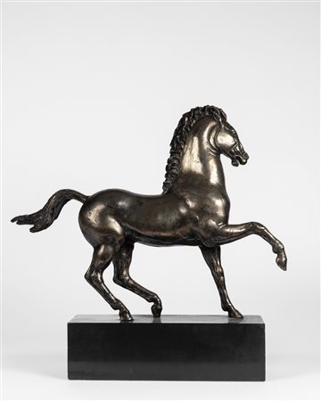 Francesco Messina (Linguaglossa 1900 - Milano 1995)  - Cavallo rampante argentato