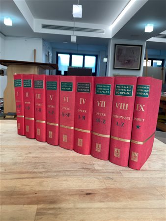 DIZIONARIO LETTERARIO BOMPIANI - Lotto unico di 9 volumi del Dizionario Letterario Bompiani delle opere e dei personaggi di tutti i tempi e di tutte le letterature