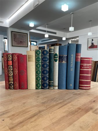 CLASSICI E LETTERATURA - Lotto unico di 13 volumi