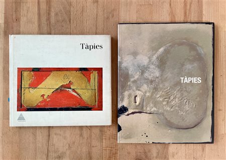 ANTONI TÀPIES - Lotto unico di 2 cataloghi