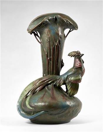 Eduard Stellmacher Grande vaso scultura modello "4104". Manifattura Riessner, St