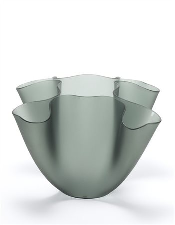 Pietro Chiesa Vaso "Cartoccio" in vetro color salvia acidato sulla superficie es