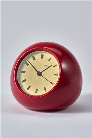 Angelo Mangiarotti Orologio da tavolo in plastica rossa della serie "Secticon".