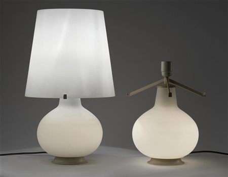 Max Ingrand Due lampade da tavolo, di cui una priva di paralume, modello "1853".