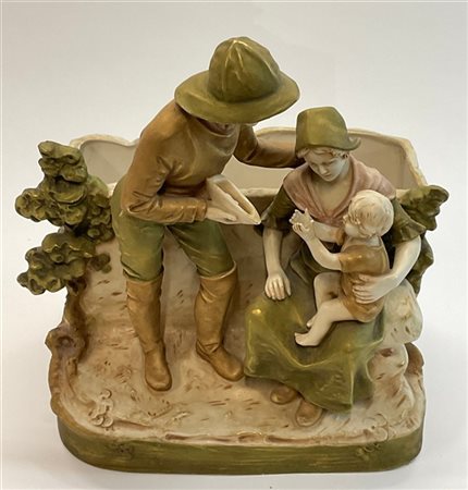 Royal Dux Bohemia Scultura cachepot in ceramica formata a colaggio raffigurante