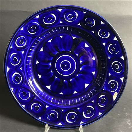 Arabia Piatto in ceramica decorata in blu sotto vetrina. Finlandia, anni '50. (d