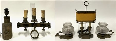 Lotto composto da una lampada da tavolo a due luci in ottone con paralume in ot