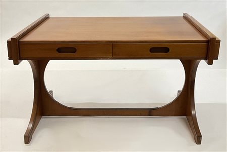 Scrivania in legno impiallacciato, due cassetti nella fascia, gambe sagomate. I