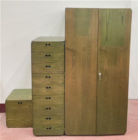 Derk Jan De Vries Set composto da armadio a due ante, cassettiera e comodino del
