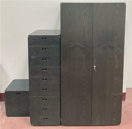 Derk Jan De Vries Set composto da armadio a due ante, cassettiera e comodino del