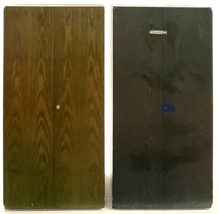 Derk Jan De Vries Coppia di armadi a due ante della serie "Samara". Produzione M