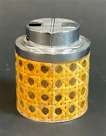 Accendino da tavolo in plexiglass, paglia di Vienna, metallo. Italia, anni '70.