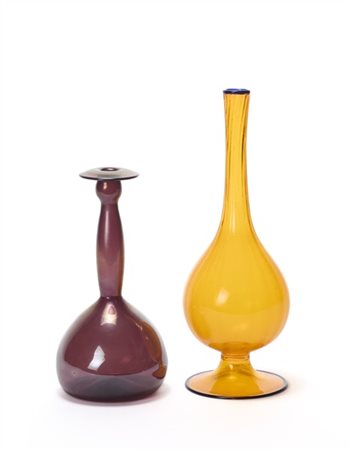 Manifattura di Murano Lotto composto da due vasi soliflore in vetro soffiato di