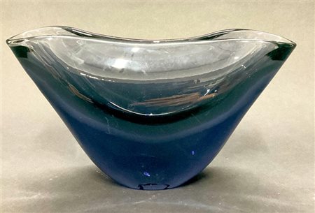 Manifattura di Murano Vaso in vetro a doppia sommersione color viola. Anni '50.