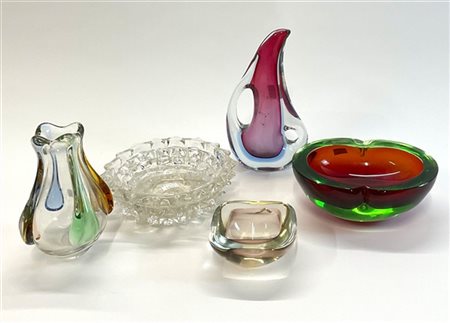 Manifattura di Murano Lotto composto da tre ciotoline, un vasetto e un piccolo v